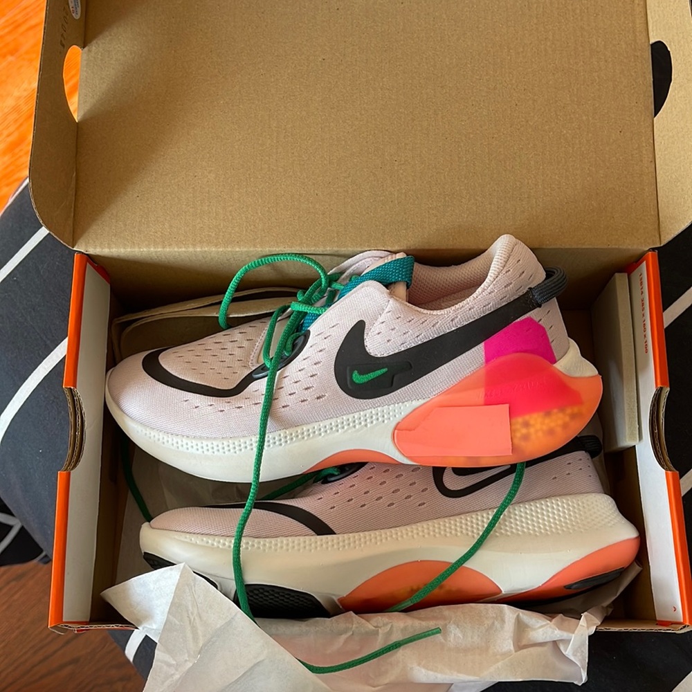Nike Joyride Dual Run PRM sneakers in Barely Rose / DK Smoke Grey size 6.5 new